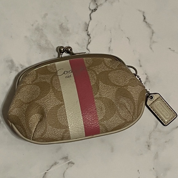 Gently Used Coach Kiss Lock Coin Purse - Picture 1 of 5